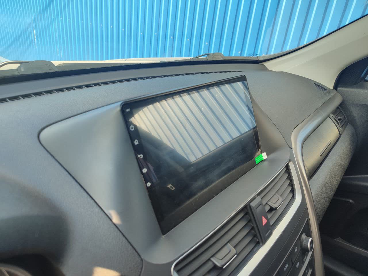 Auto Marketplace 10-inch Android head unit package listing showing 2/64GB spec, frame and rear camera included