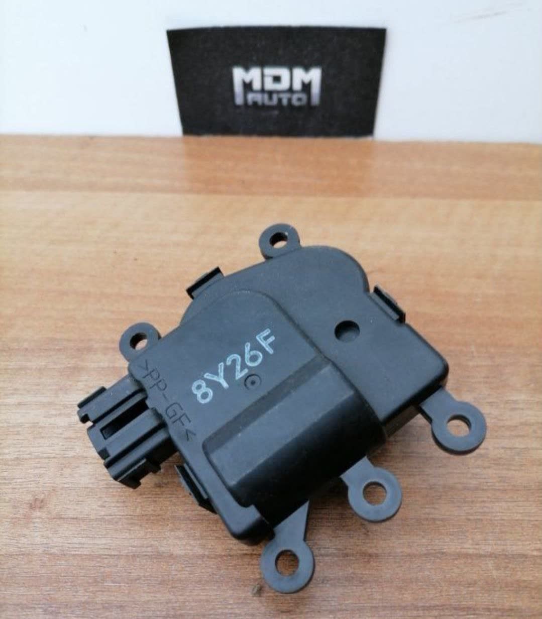 Installation position of the recirculation motor in the engine bay/dash area