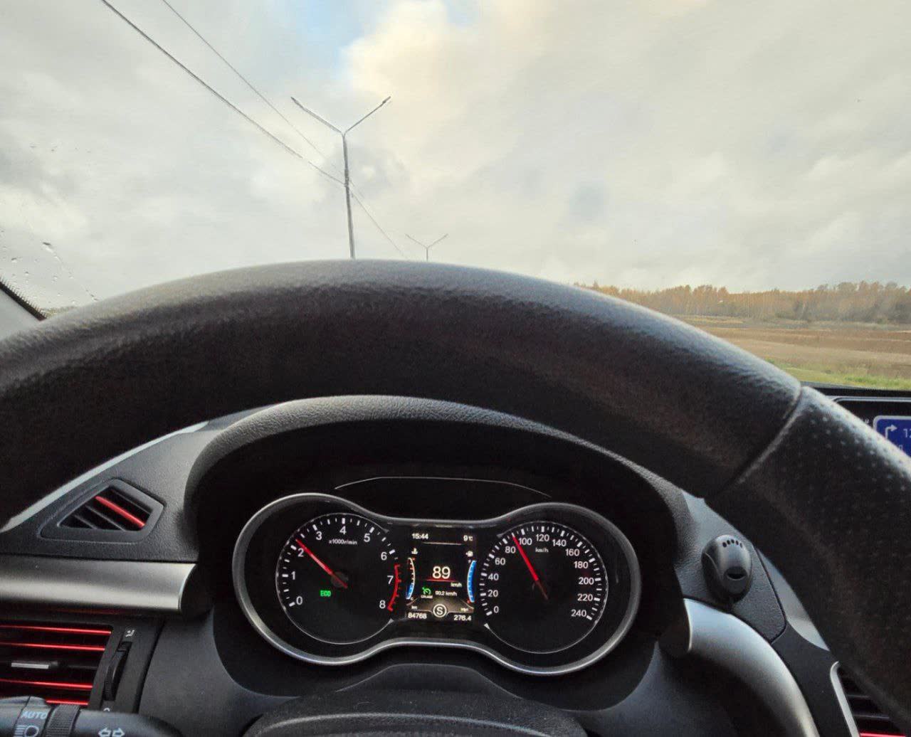 Dashboard/consumption-related photo shared alongside a report of driving in S mode with cruise control on the highway