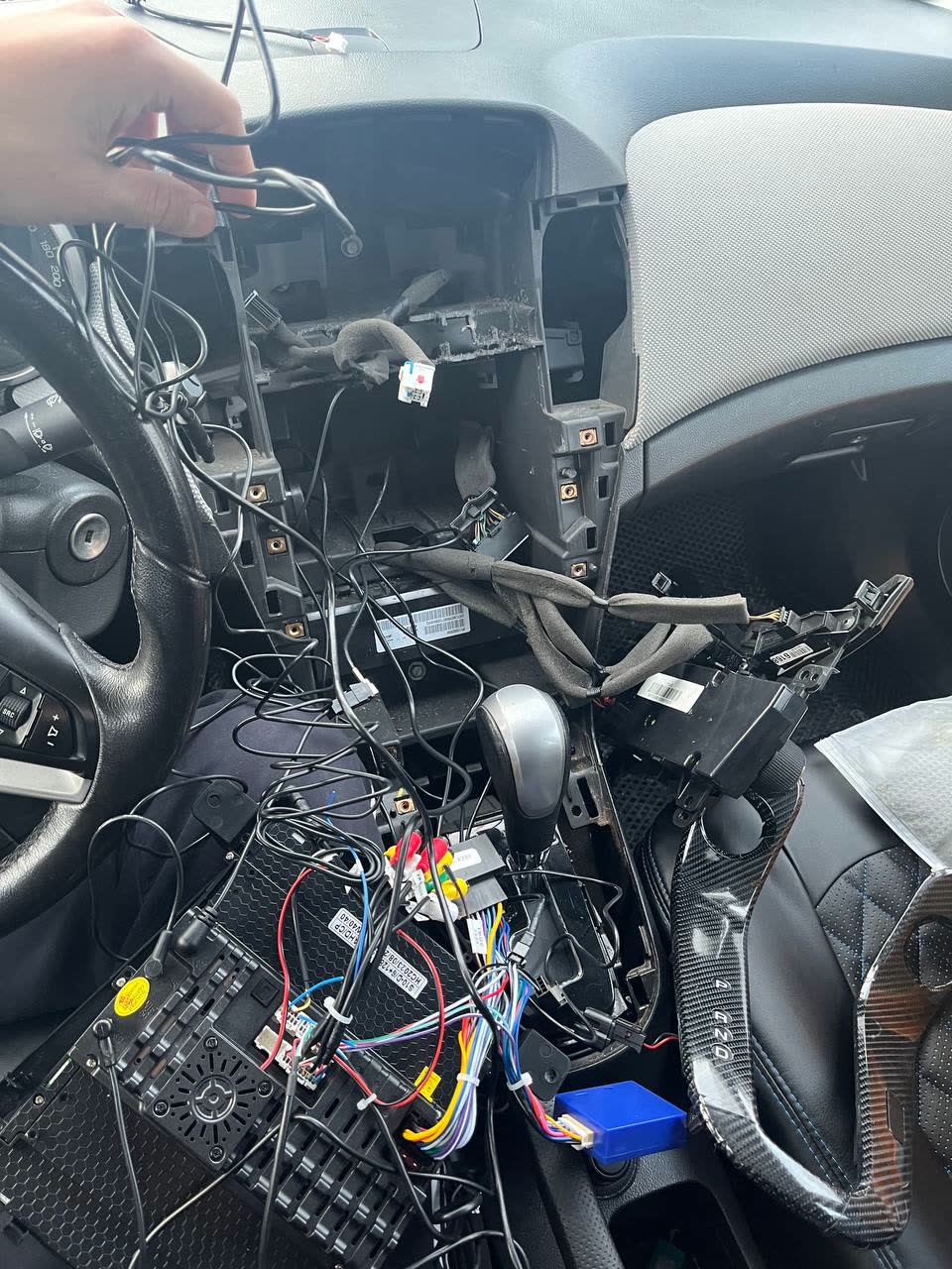 Base-trim monochrome radio compared with aftermarket installation setup and 4-pin connector compatibility issues