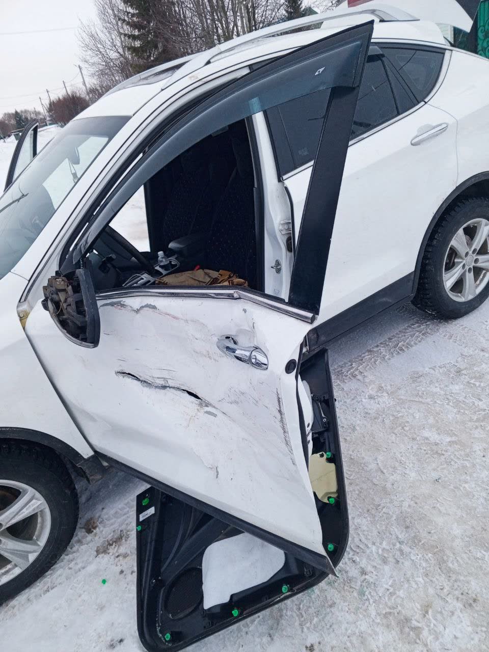 Paint/spec reference showing the windshield's finish and part details