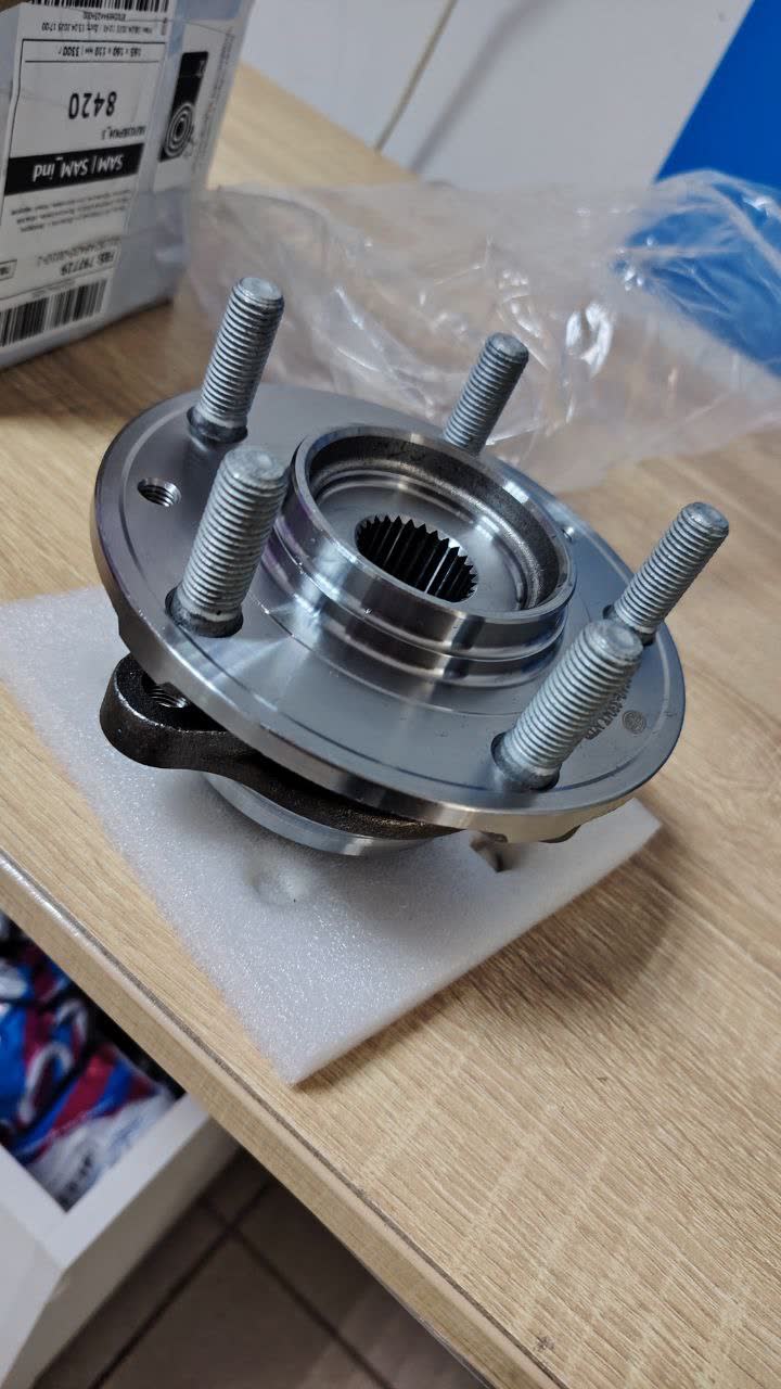 KitZap catalog listing for the 5CA033047A hub with specifications and multiple angle views