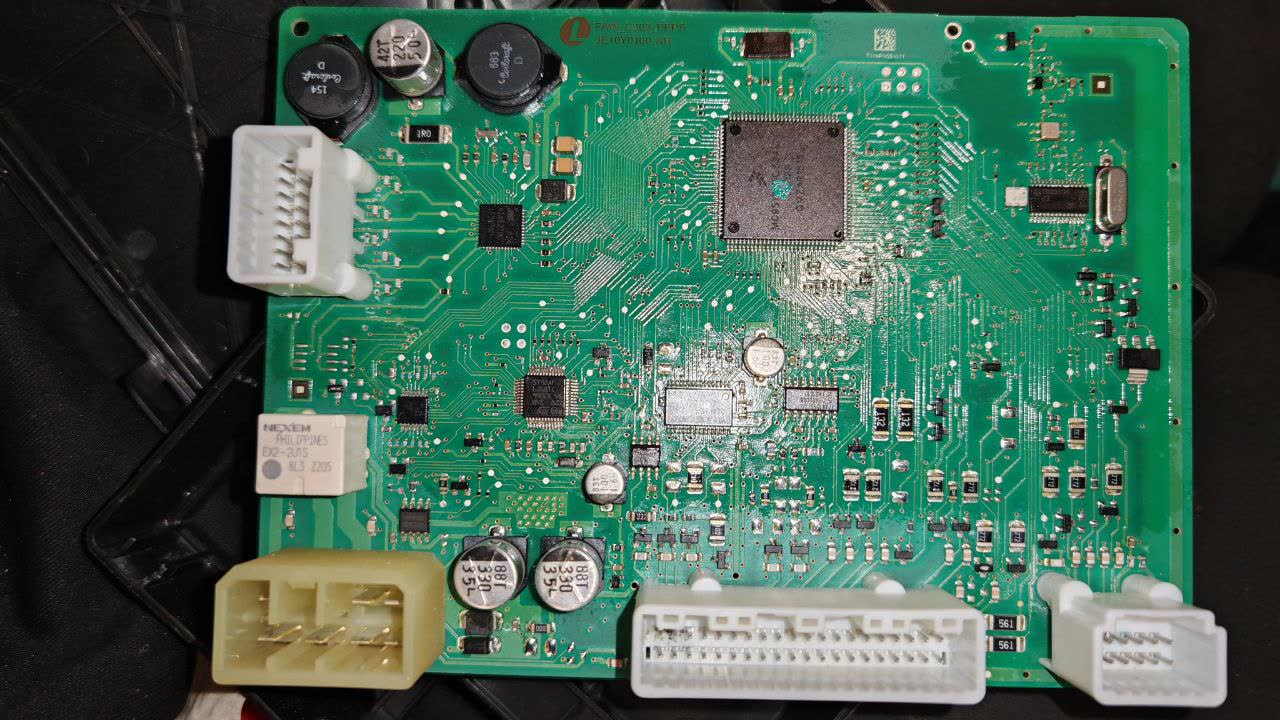 Additional angle of the corroded immobilizer board