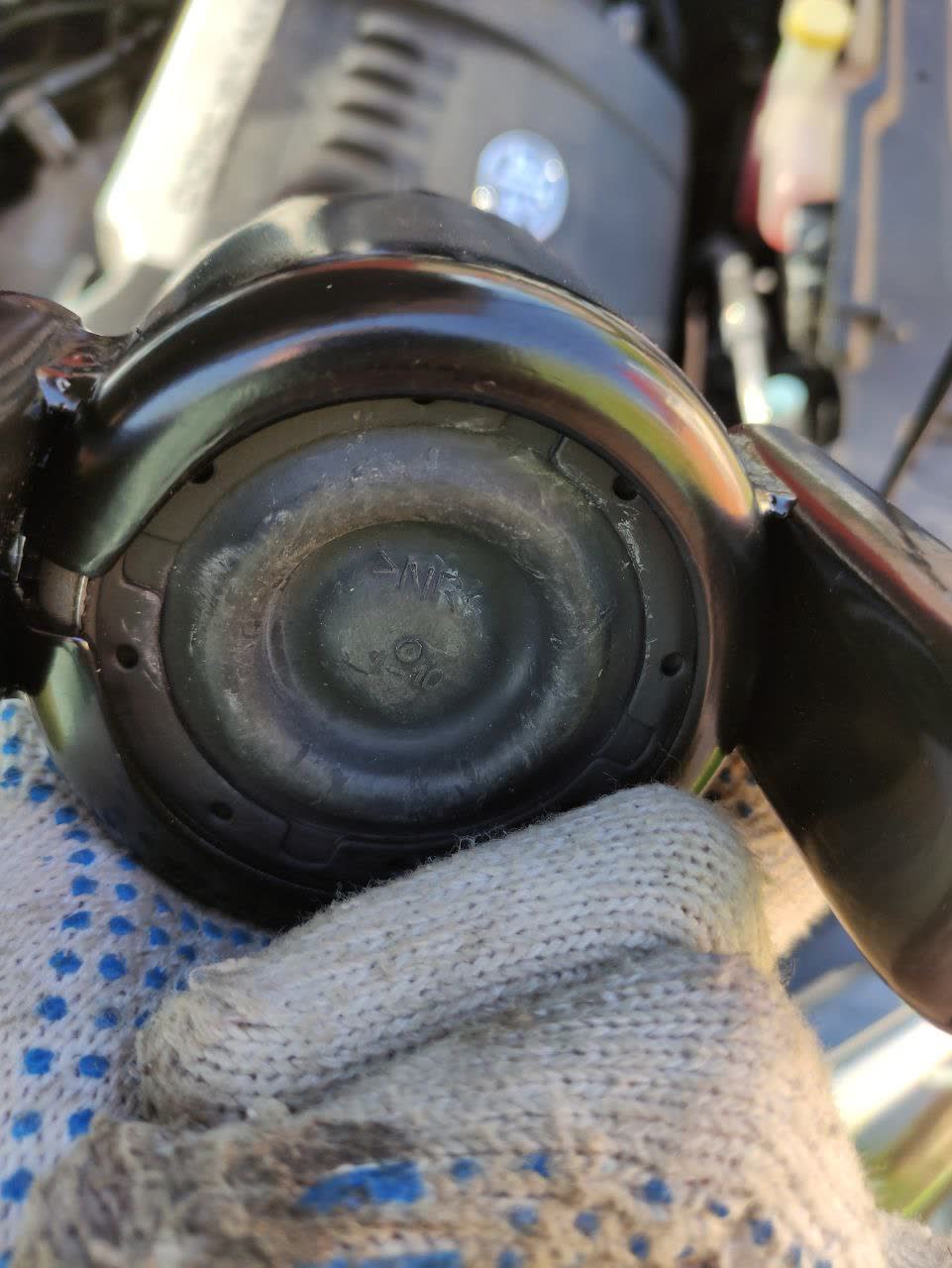 Additional comparison photo, Patron PSE3325 mount vs. OEM