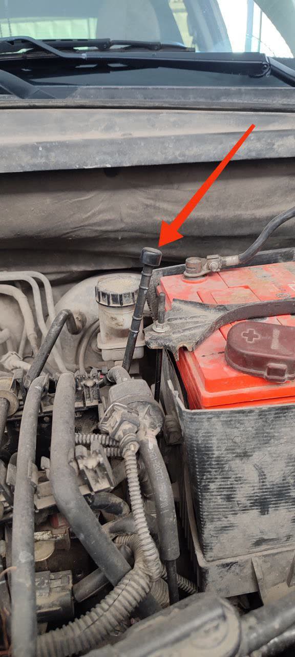 Breather (sapun) tube with cap at the top of the vehicle
