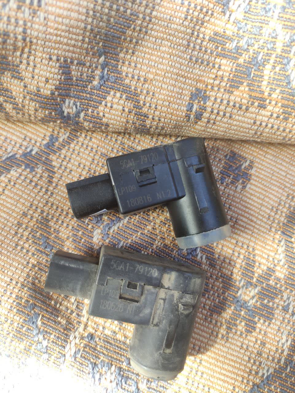 Rear bumper parking-sensor installation location