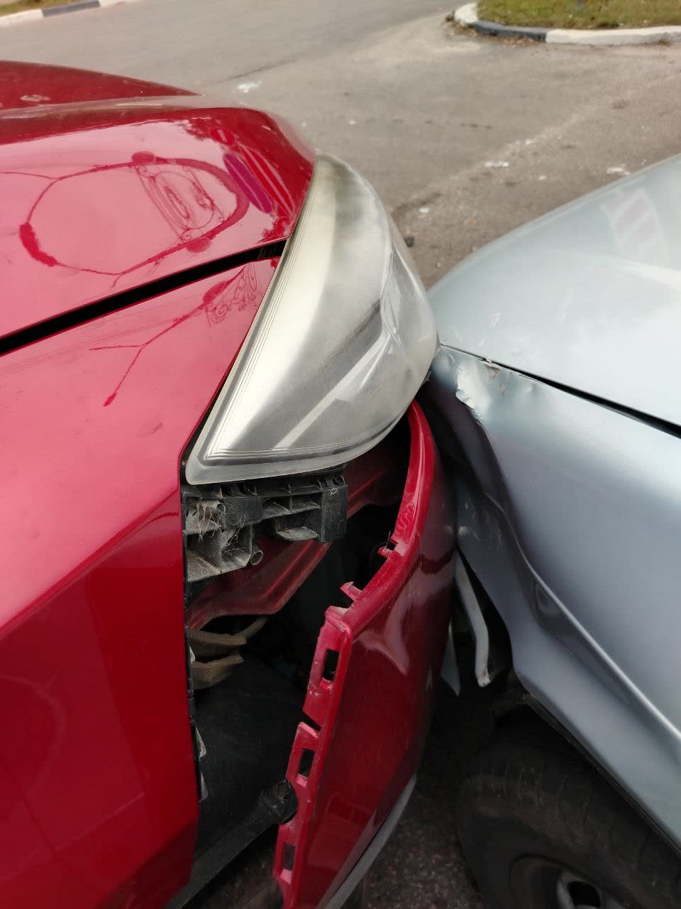 Damaged front bumper with tear #1, candidate for hot-air welding repair