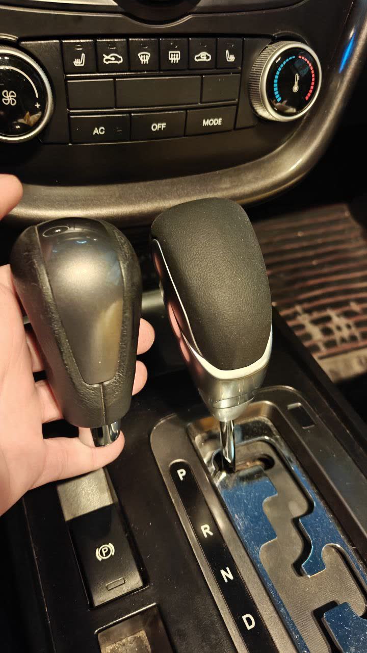 Aftermarket AT gear knob installed, premium version