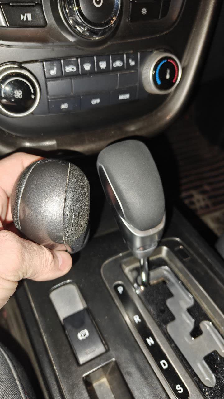 Comparison with OEM AT gear knob