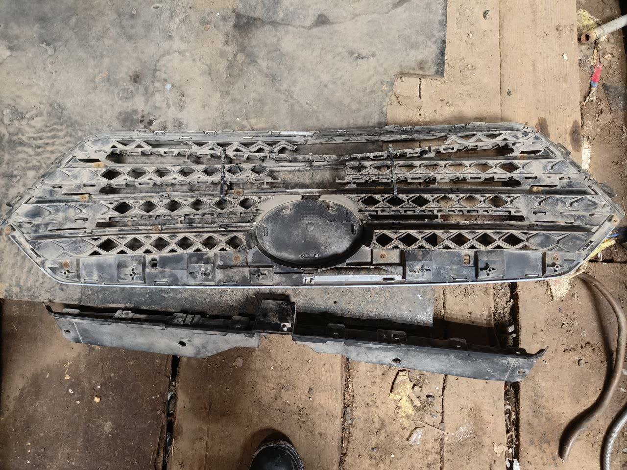 Grille reinstallation fit check