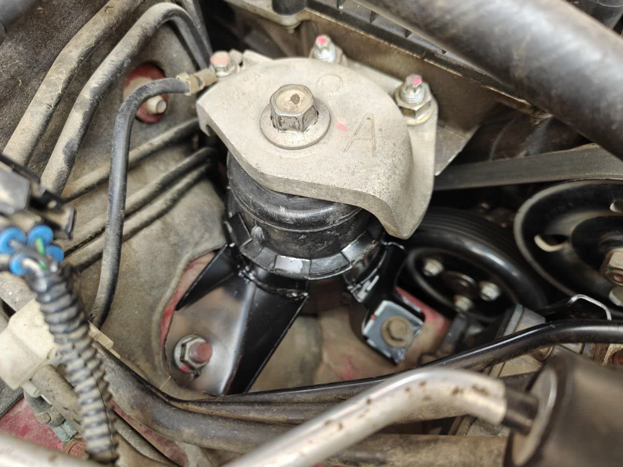 Additional photo of the installed Torque AS1111 engine mount
