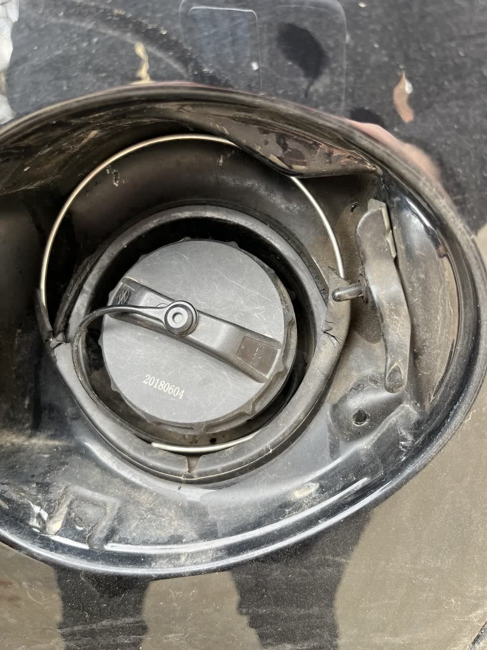 Photo of the fuel filler cap rubber seal/gasket