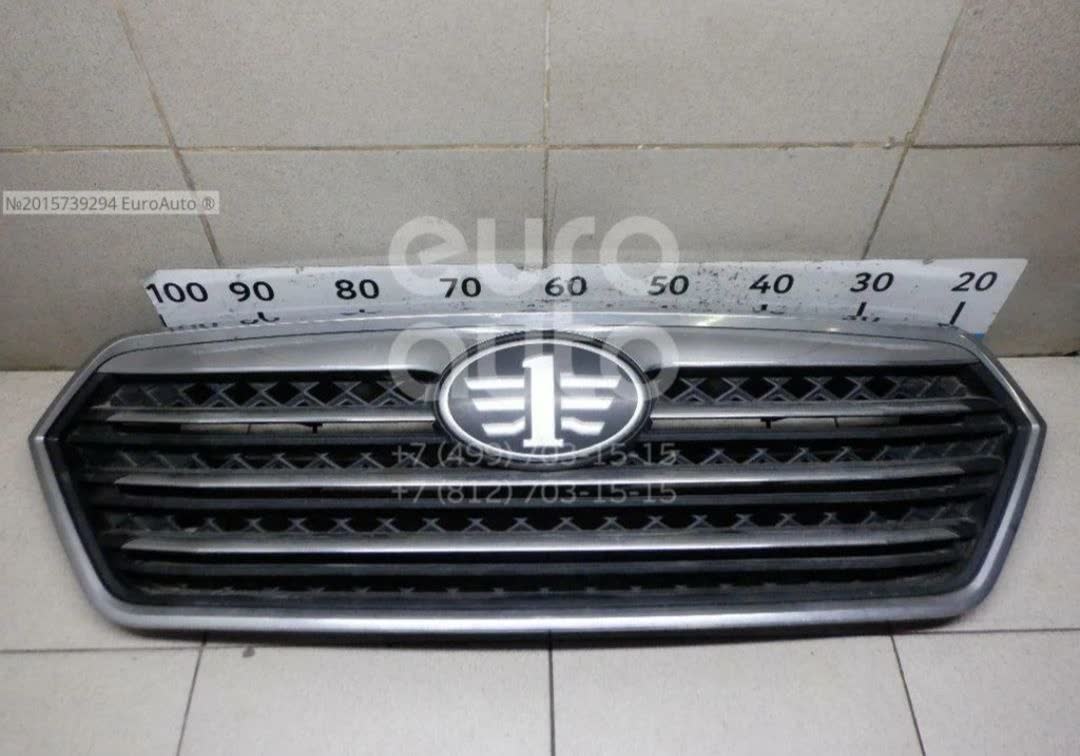 Side-by-side comparison photo of X40 vs X80 grille